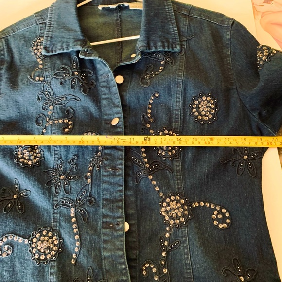 Gorgeous blue denim jacket with blue embroidery & shiny beadings metal buttons M - Picture 16 of 16